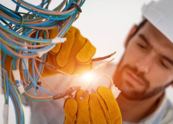 5 Benefits of Working with a Trusted Electrical Equipment Supplier